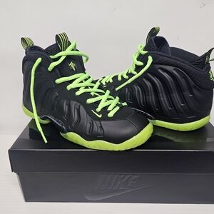 'Black/Volt' Nike Foamposite
